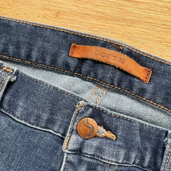 Joe’s Jeans - The Classic in size 33w - Picture 2 of 4